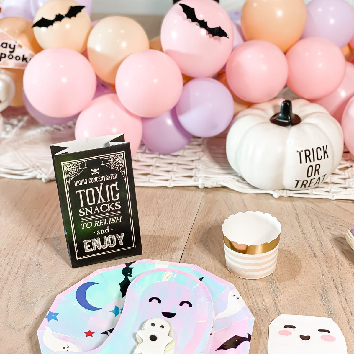 Pastel Halloween Balloon Garland Kit – Spooky Cute