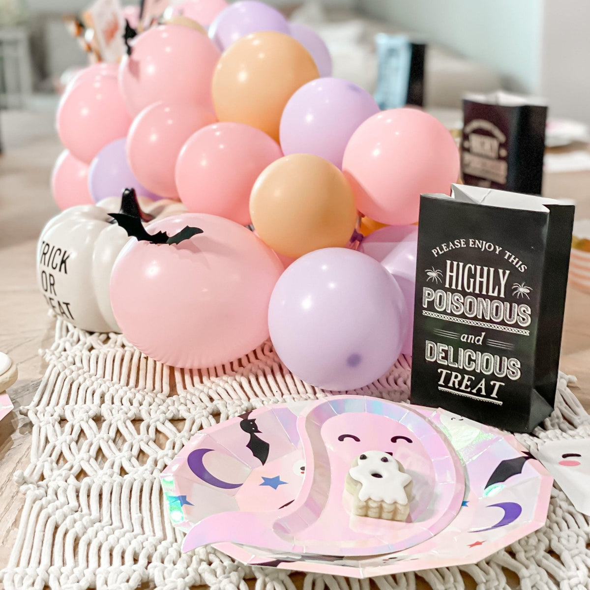 Pastel Halloween Balloon Garland Kit – Spooky Cute